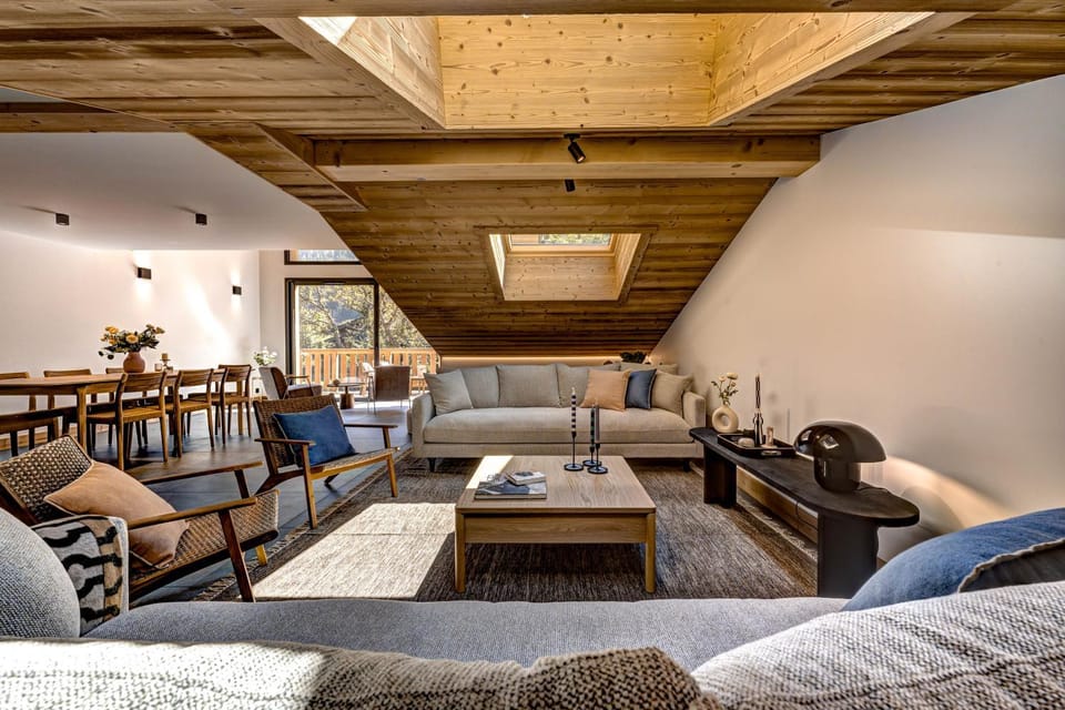 Living room, Dining area