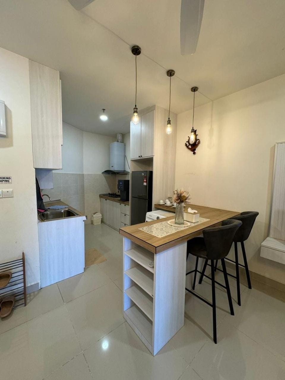 Kitchen or kitchenette, Dining area, minibar