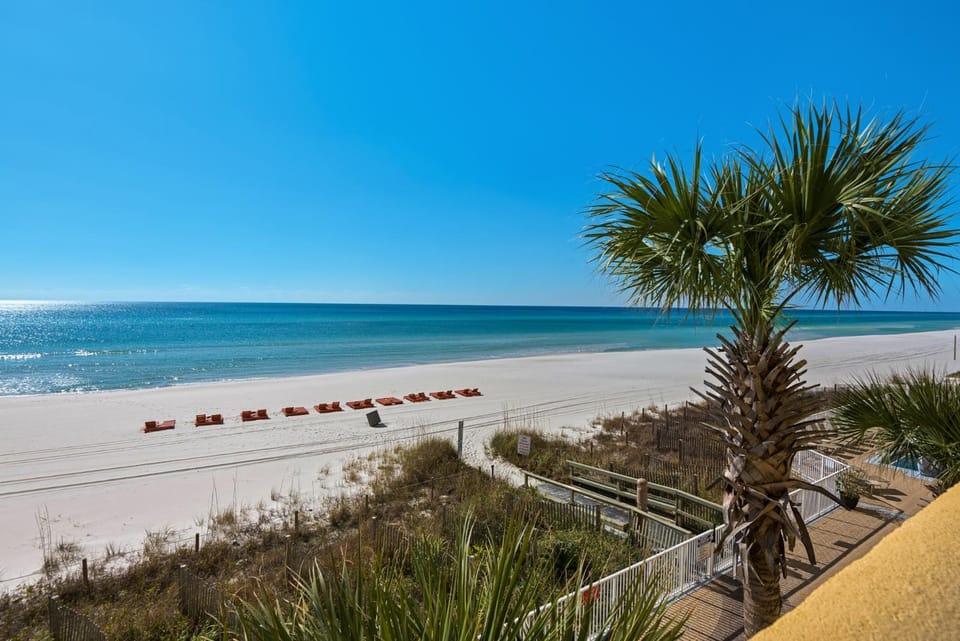 Emerald Isle 1406 by Emerald Coast Retreats House in Panama City Beach