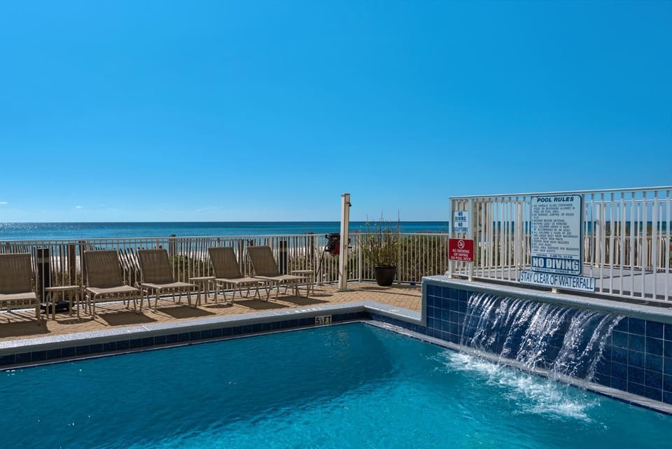 Emerald Isle 1406 by Emerald Coast Retreats House in Panama City Beach