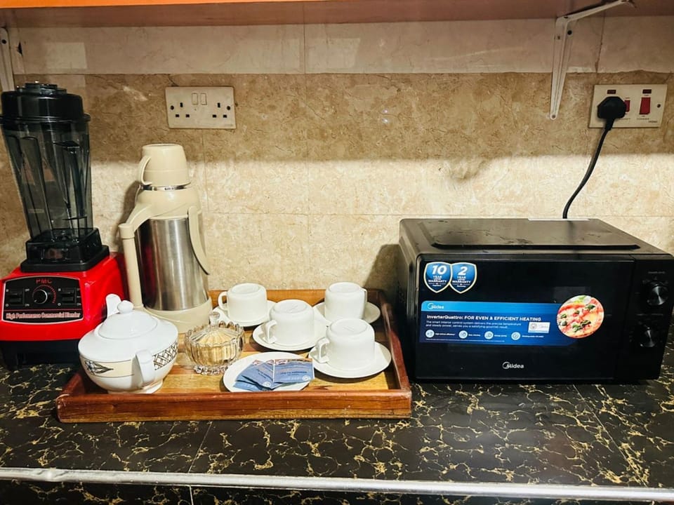 Coffee/tea facilities, Kitchen or kitchenette, Breakfast