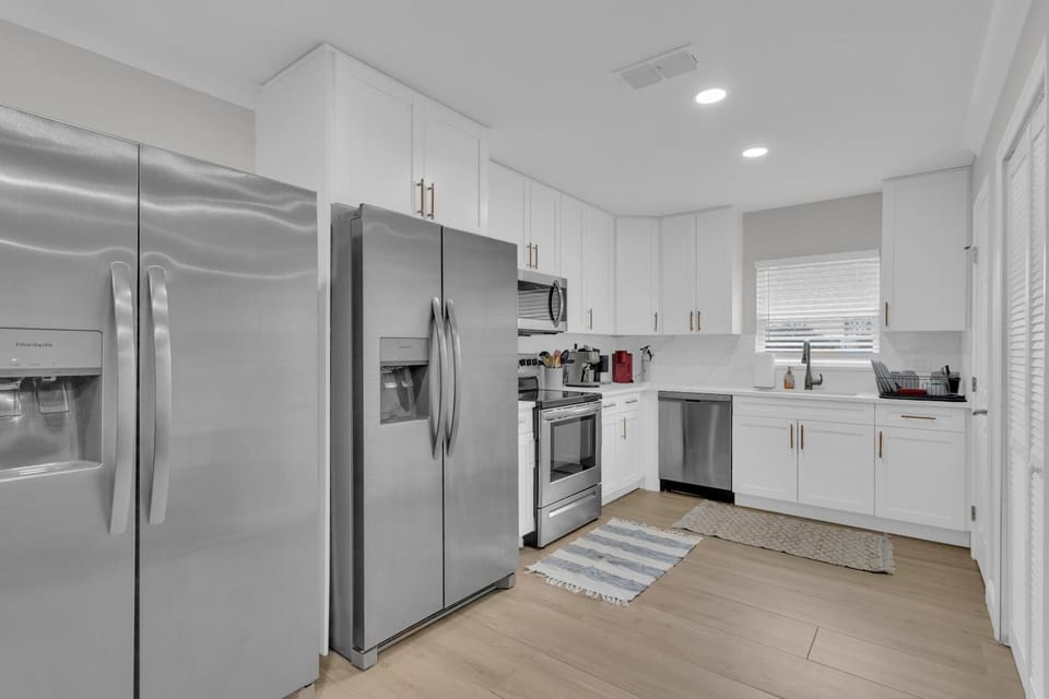 roomstr Delaware Room 1 Bedroom in South Tampa with Shared Full Bathroom & FREE COFFEE Bed and Breakfast in Tampa