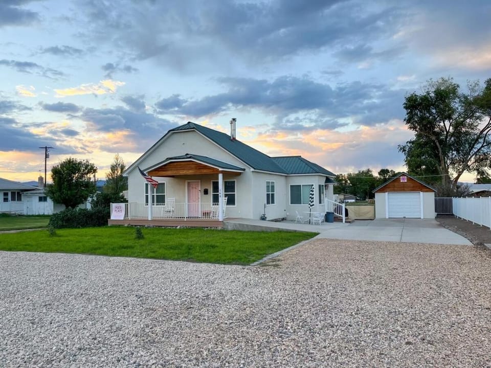 POEs Place House in Panguitch
