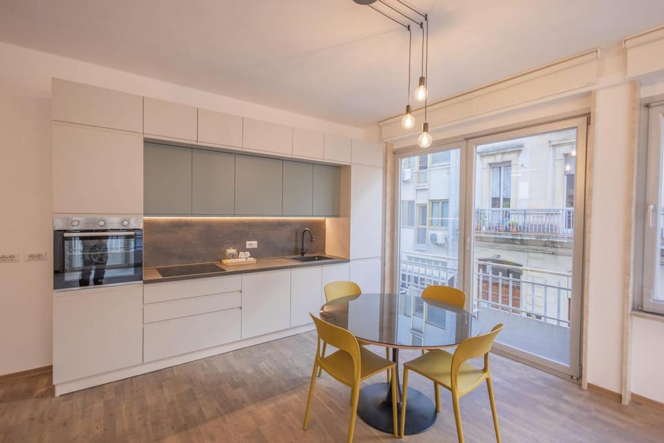 Dining area, kitchen