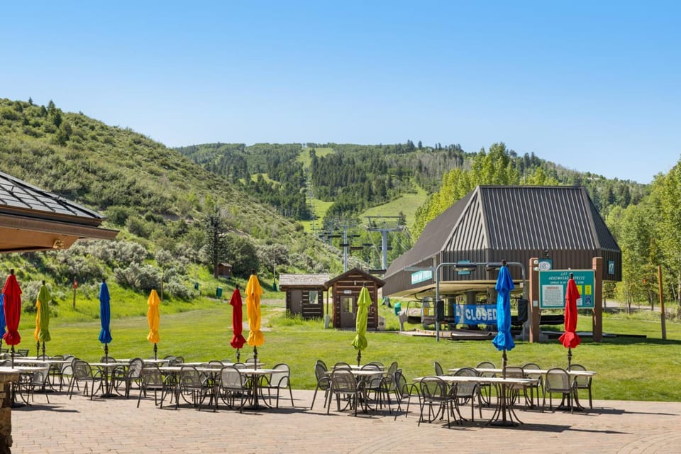 Ski In, Ski Out, Luxury Penthouse, Arrowhead A500, Top Floor Views Apartment in Edwards