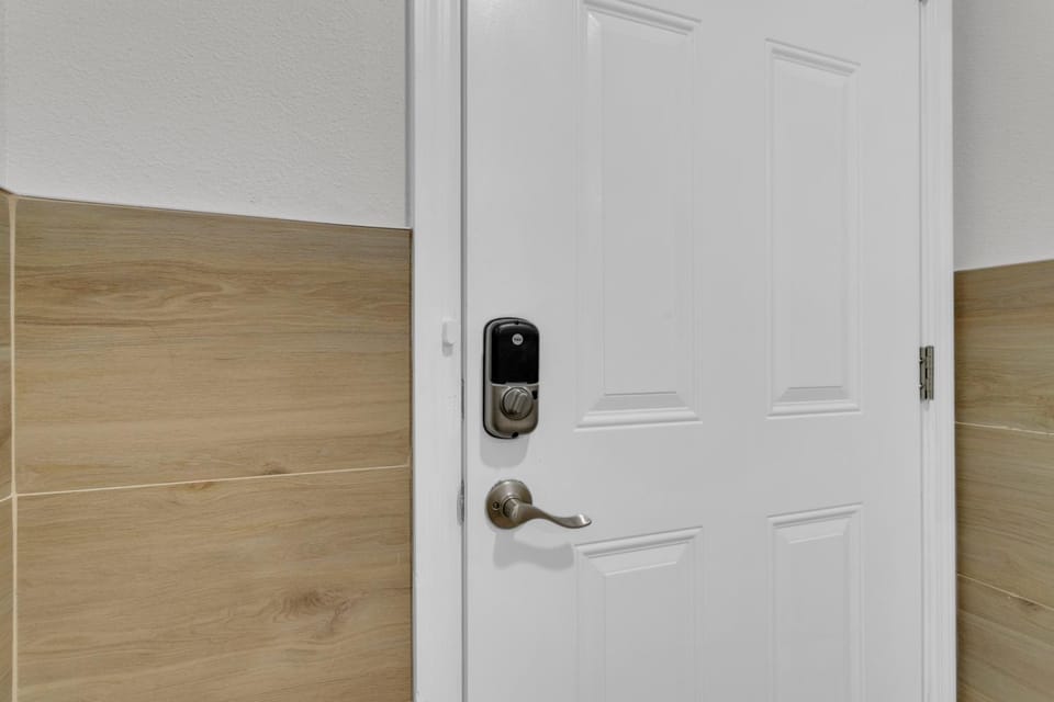 roomstr New Mexico Suite 1 Bedroom in South Tampa with Private Full Bathroom & FREE COFFEE Bed and Breakfast in Tampa