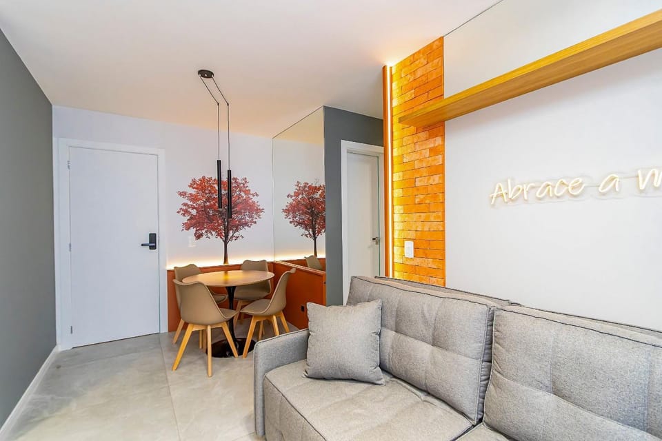 Apto Refinado com 2 quartos e Vaga - SOU0408A Apartment in Curitiba
