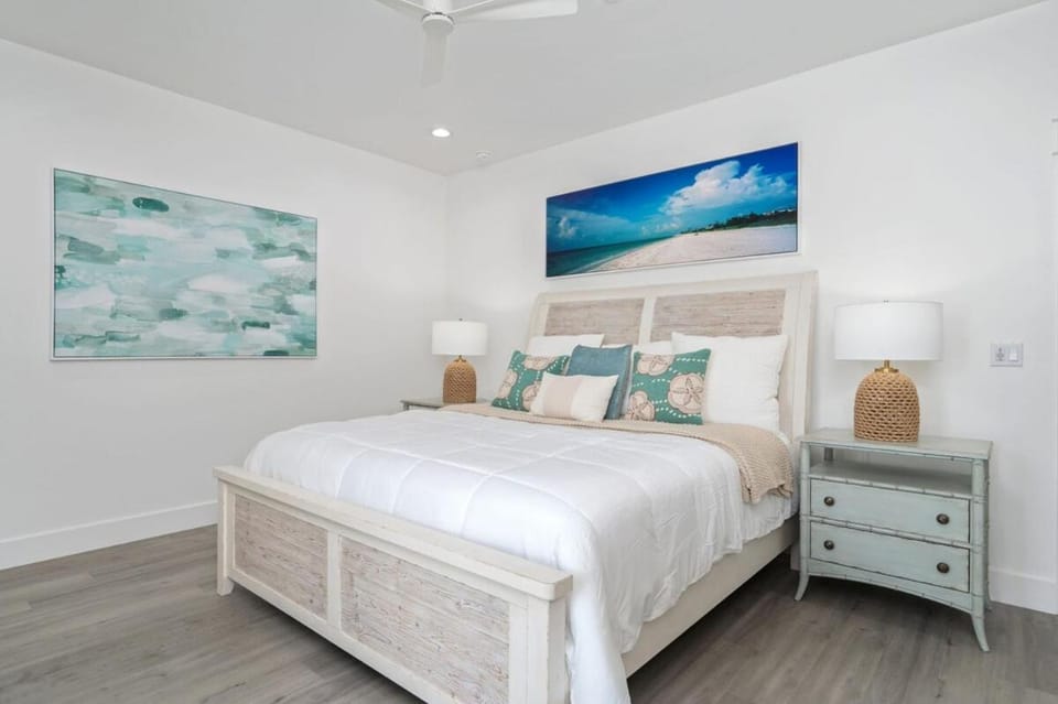 30A Beaches! Private Pool! Sleeps 18, includes Golf Cart House in South Walton County