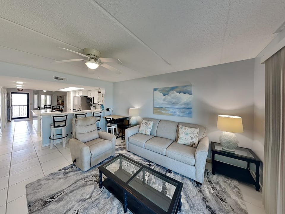 Day, Kitchen or kitchenette, Living room, Dining area, furniture