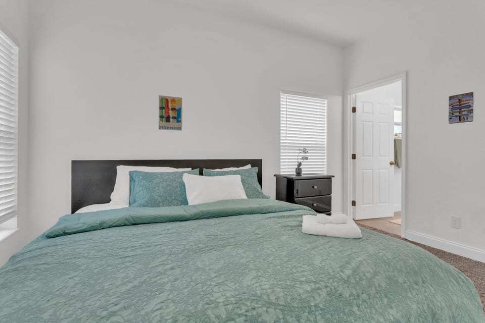 roomstr Montana Suite 1 Bedroom in South Tampa with Private Full Bathroom & FREE COFFEE Bed and Breakfast in Tampa