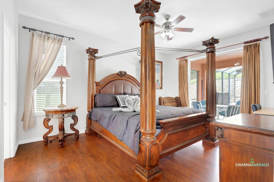 Family Retreat near Disney with Private Pool House in Osceola County