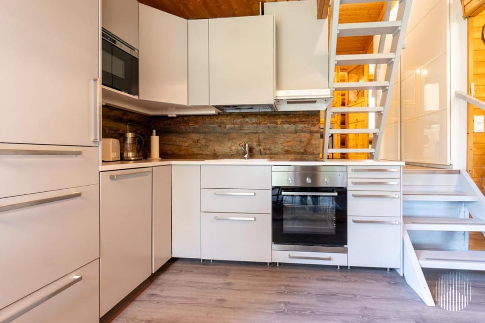 Kitchen or kitchenette, oven
