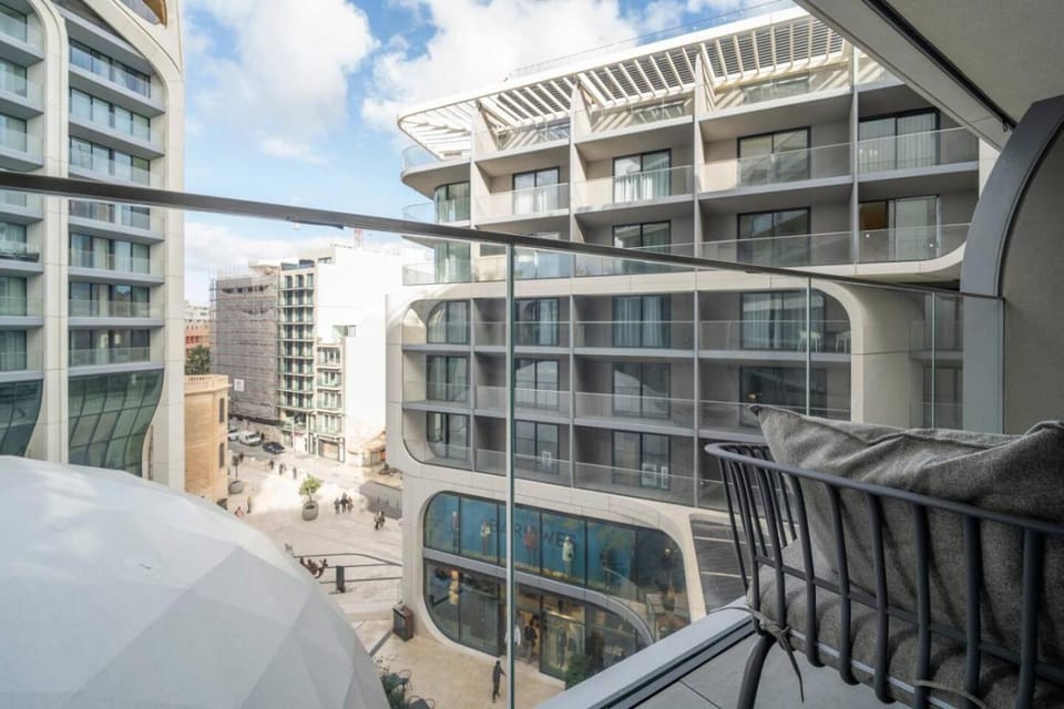 Mercury Suite by Zaha Hadid Including Pool Access Apartment in Saint Julians