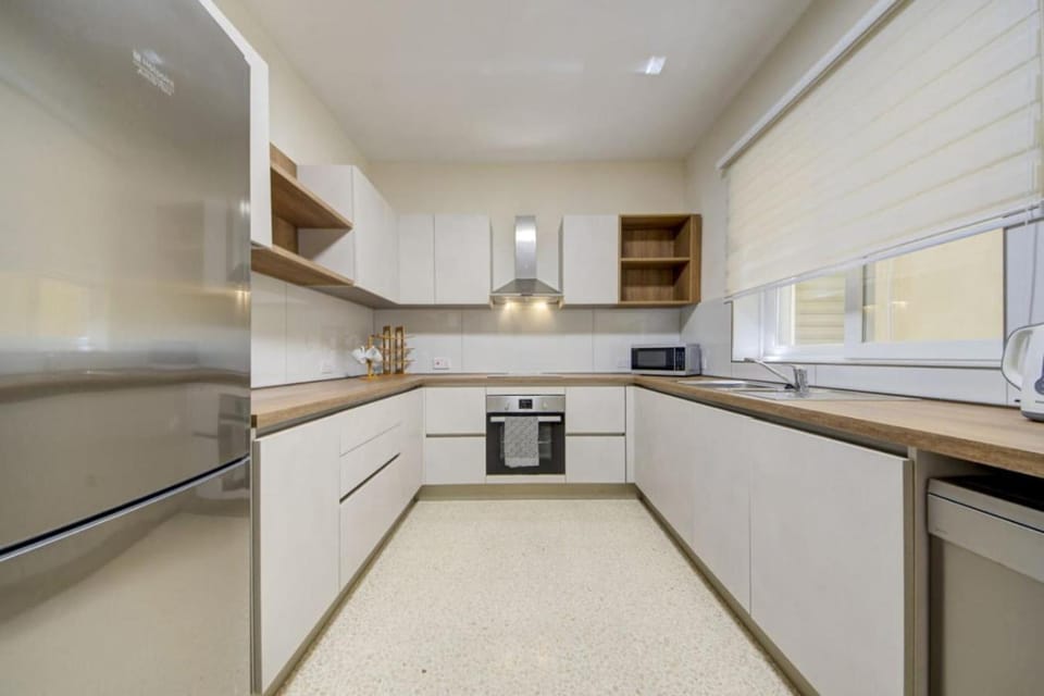 Dolce far niente Sliema Sea Front 3BD sleeps 8 Apartment in Sliema