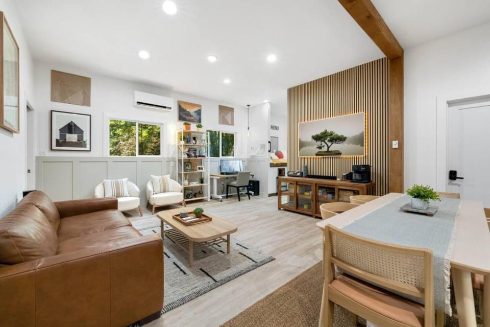 TV and multimedia, Living room, Dining area