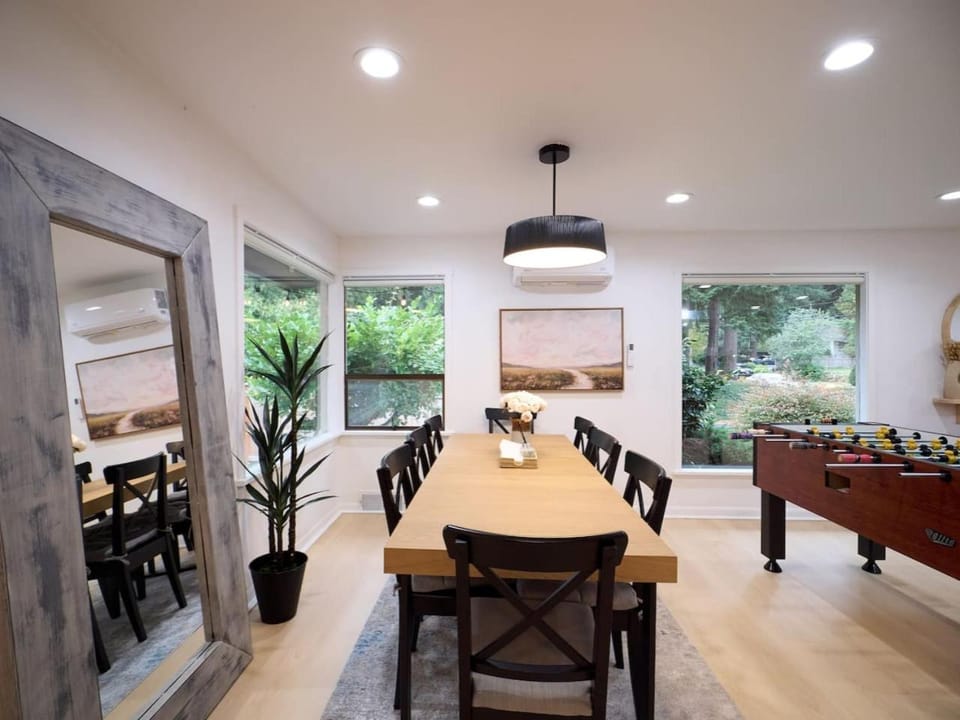 Living room, Dining area