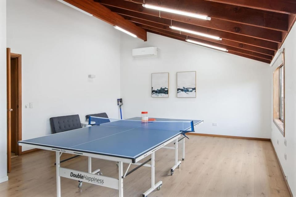 Elegant 4BR Residence Friendly Haven in Calamvale House in Brisbane