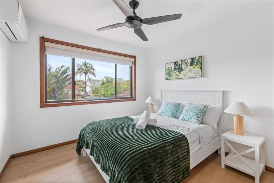 Elegant 4BR Residence Friendly Haven in Calamvale House in Brisbane