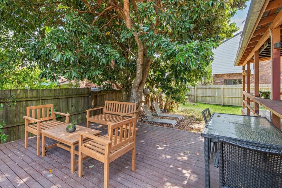 Elegant 4BR Residence Friendly Haven in Calamvale House in Brisbane