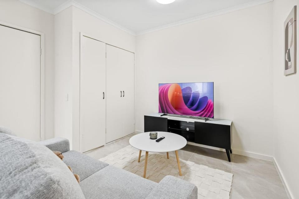 Cozy Little Charm Unit in Eight Miles Plain House in Brisbane