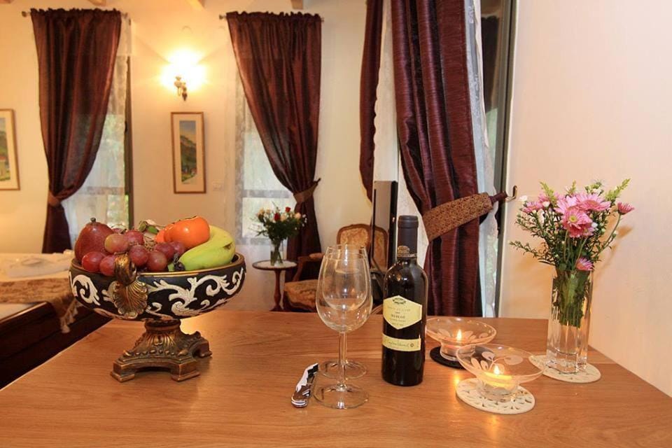 Dining area, On site, Alcoholic drinks, Time of day