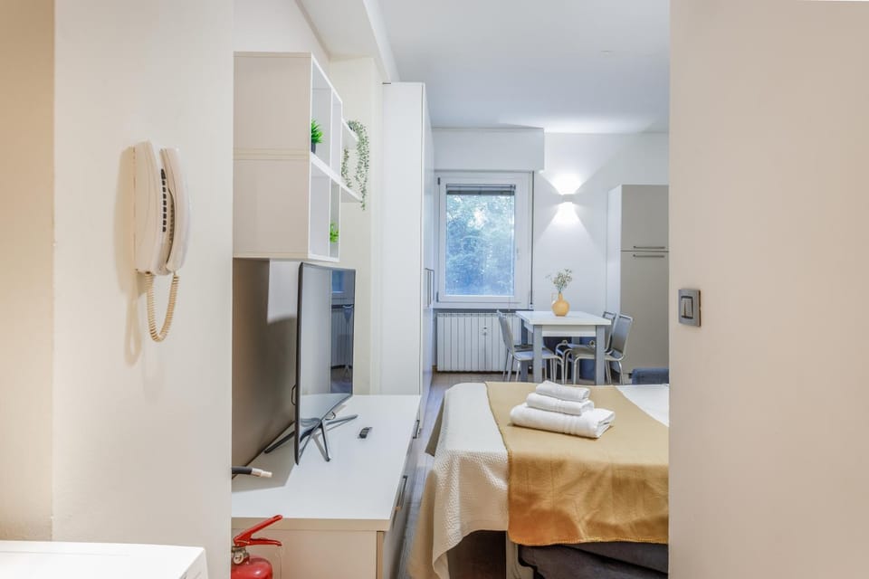 Bed, Kitchen or kitchenette, Dining area, Bedroom
