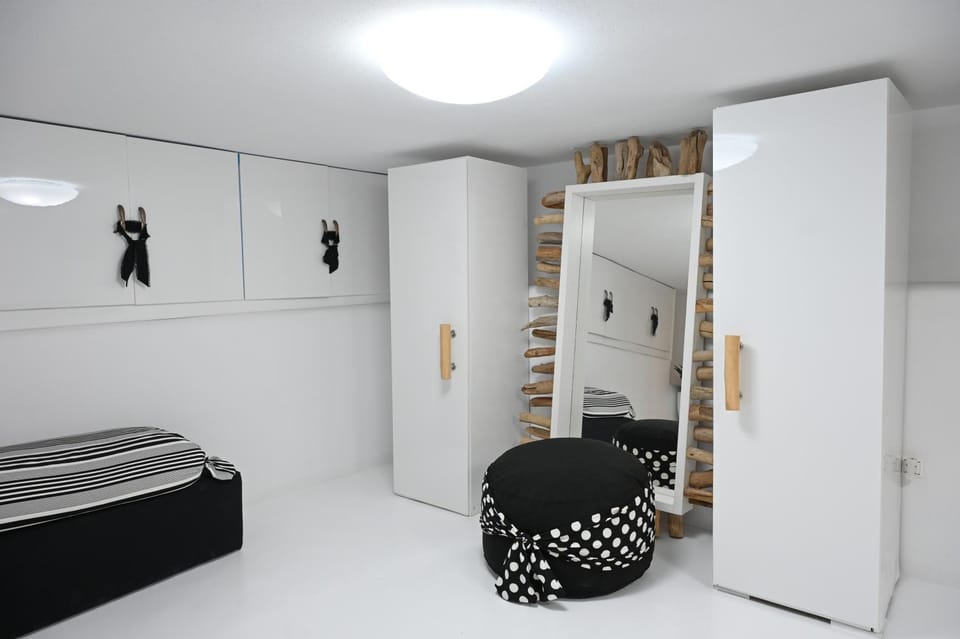 Bed, Bedroom, wardrobe