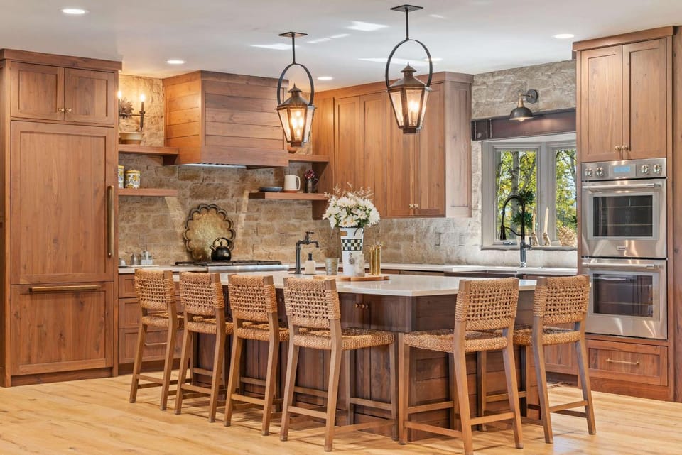 Lux Private Mtn Estate Wildlife Games & Hot Tub House in Idaho
