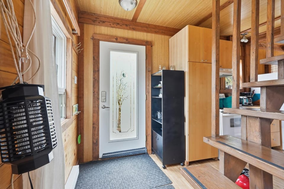 The Tiny Cozy Retreat Chalet in Maine
