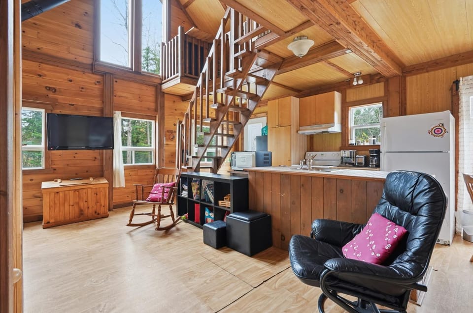 The Tiny Cozy Retreat Chalet in Maine