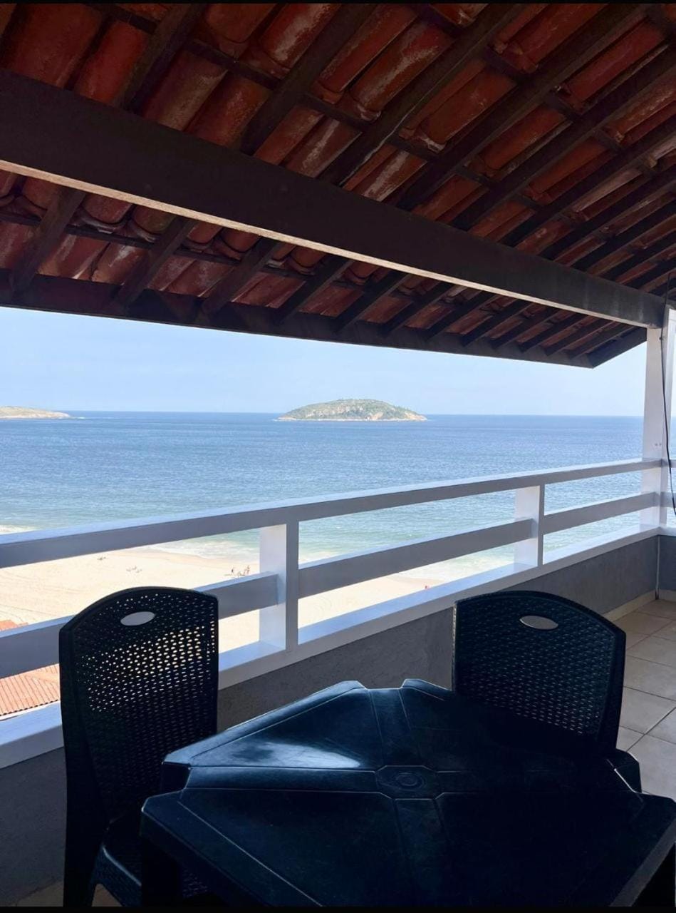 Full view of the Sea in Camboinhas, Niterói-RJ House in Niterói