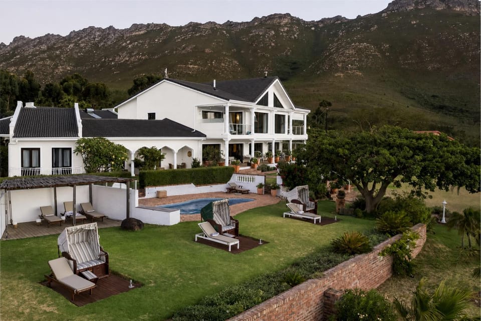 Property building, Mountain view, Swimming pool