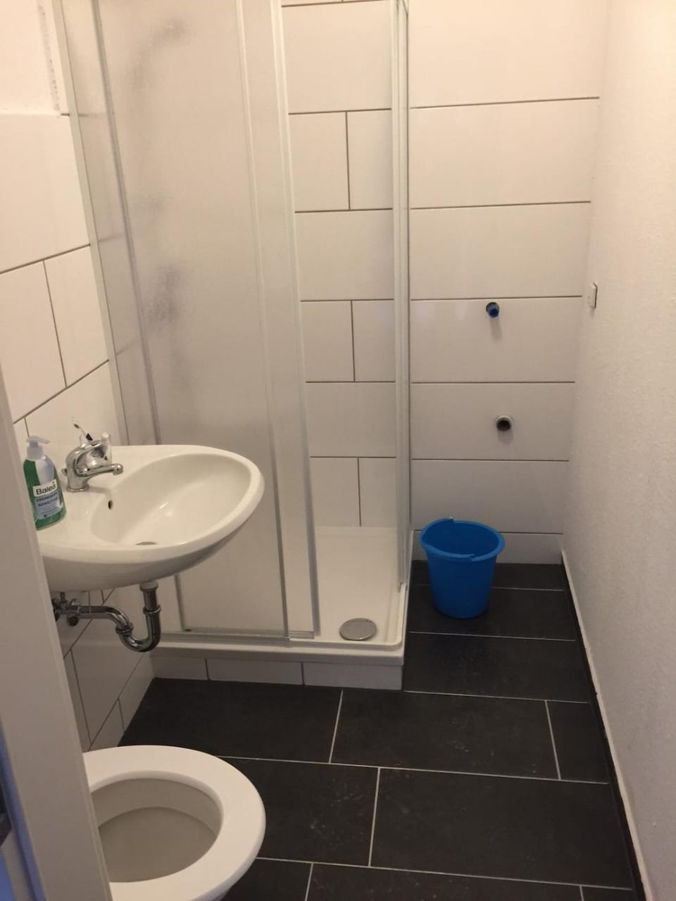 Shower, Toilet