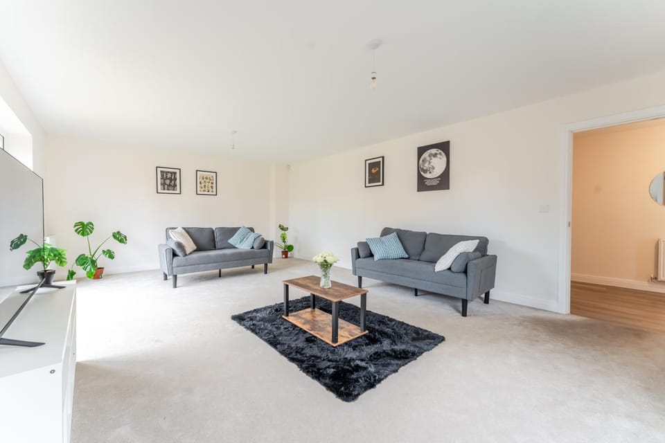 4 bedroom house ideal for contractors & families House in Bristol