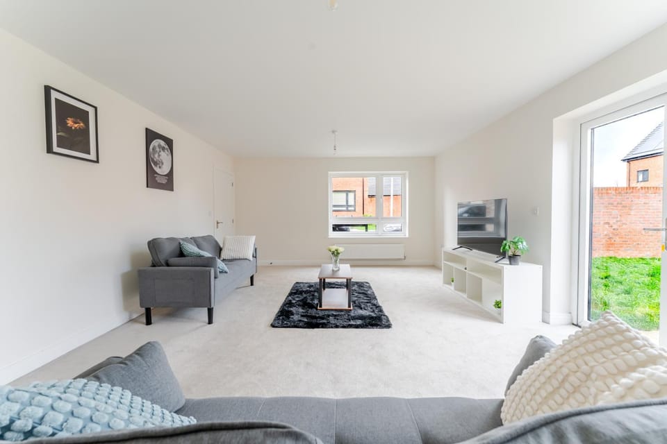 4 bedroom house ideal for contractors & families House in Bristol