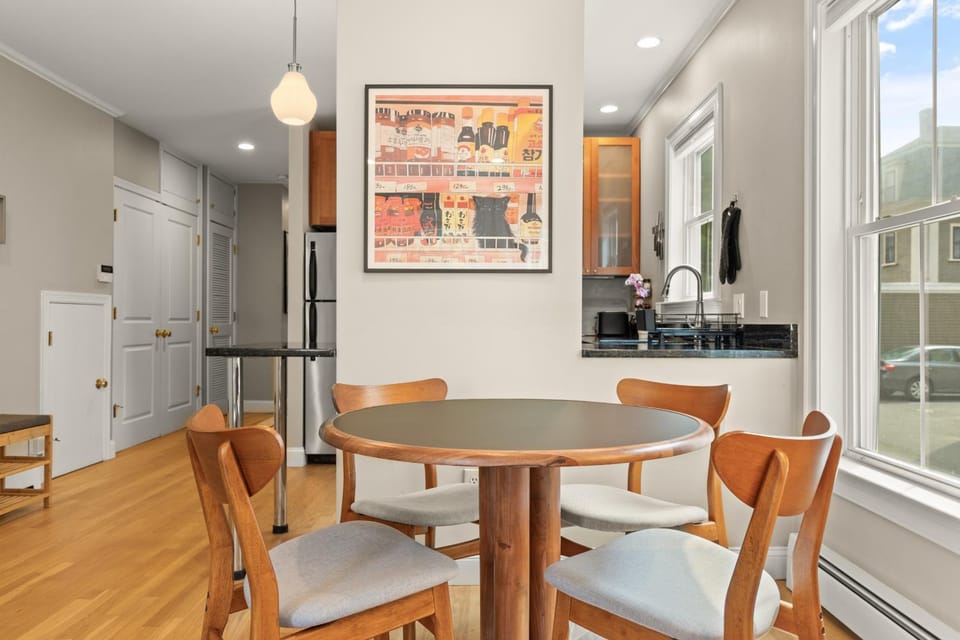 Seating area, Dining area
