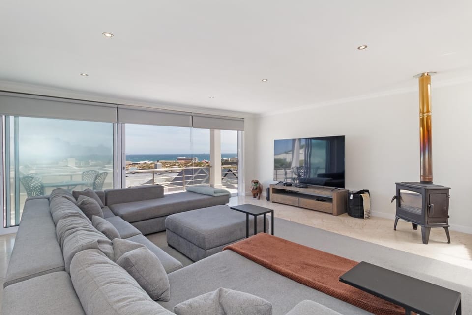 TV and multimedia, View (from property/room), Living room, Mountain view, Sea view, fireplace