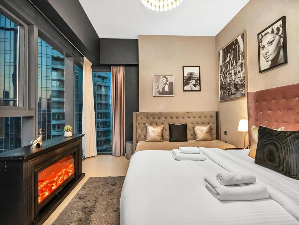 Fountain view Golden Era Cinema-Inspired 4BR APT Apartment in Dubai