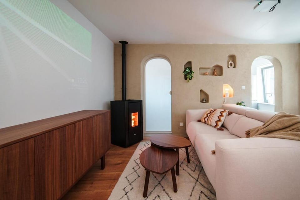 Communal lounge/ TV room, Living room