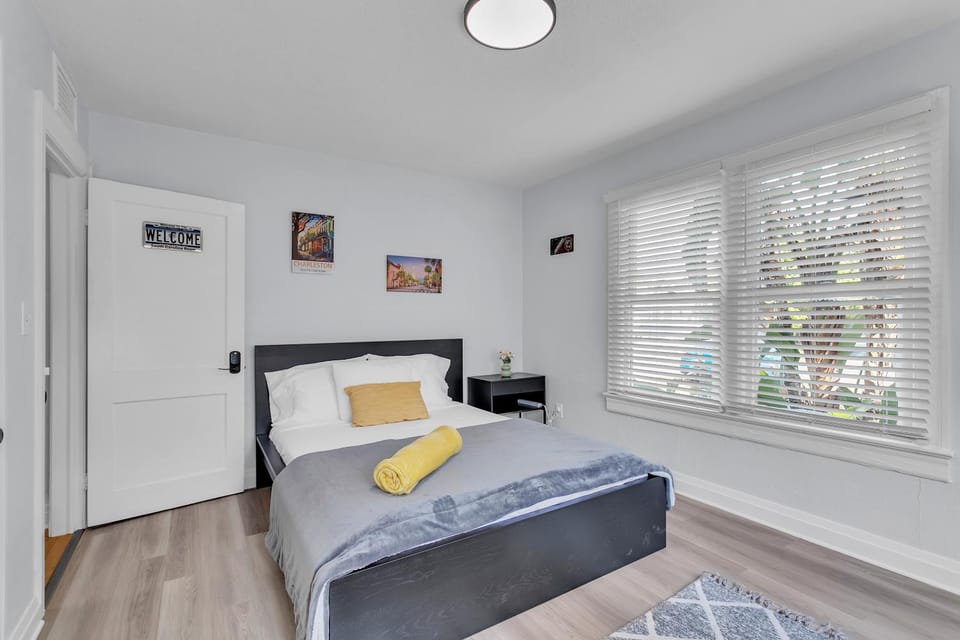roomstr North Carolina Room 1 Bedroom in South Tampa with Shared Full Bathroom & FREE COFFEE Bed and Breakfast in Tampa