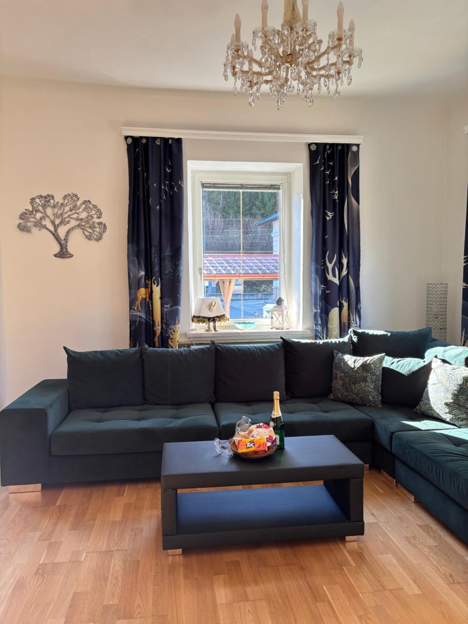 Living room, Seating area