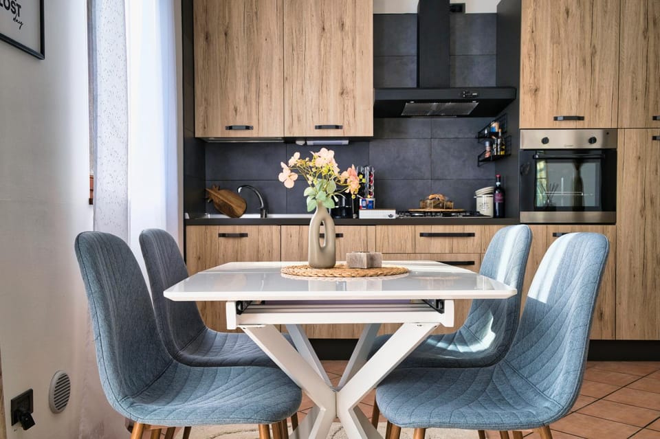 Kitchen or kitchenette, Living room, Dining area