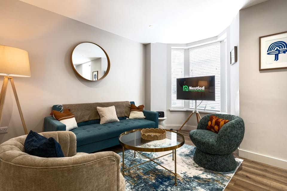 TV and multimedia, Living room, Seating area