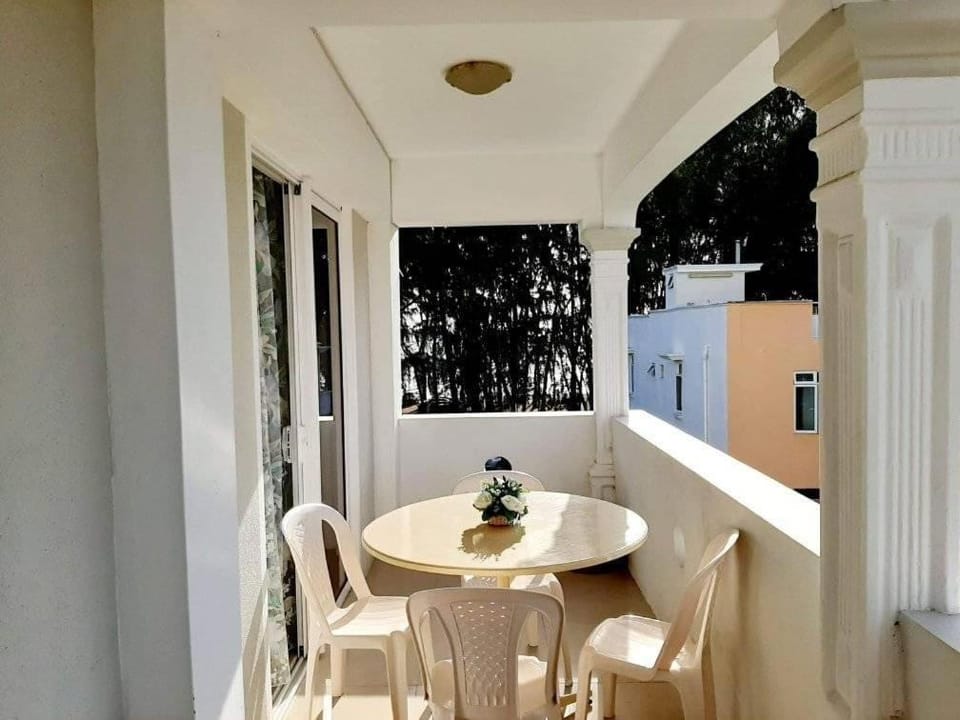 Rayon Bleu A3 two bedroom apartment-perfect sea escape! Apartment in Flic en Flac