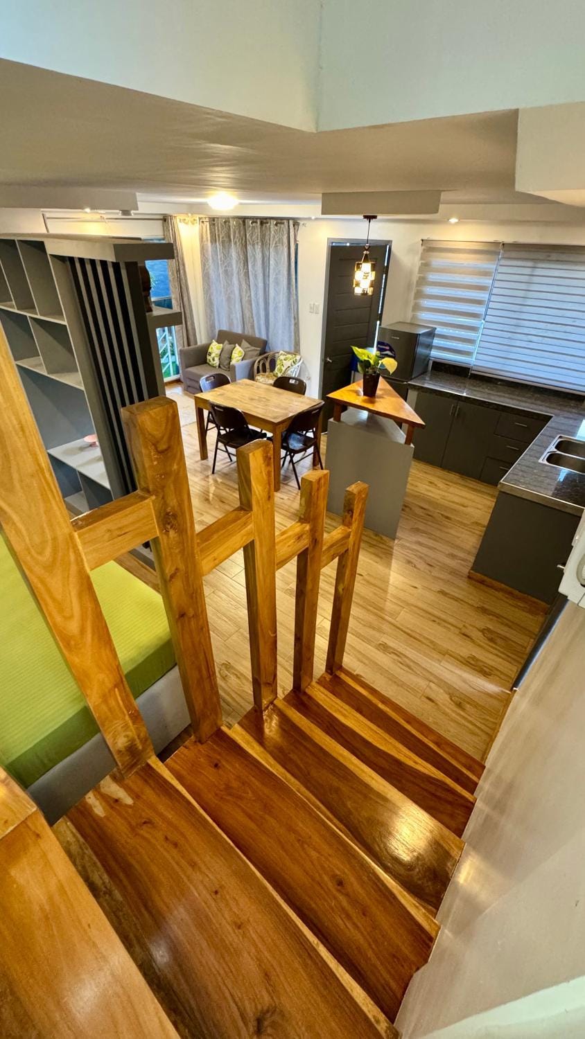 Kitchen or kitchenette, Seating area, Dining area