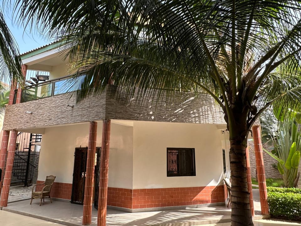 Elegante villa avec Pool et près de la mer House in Mbour