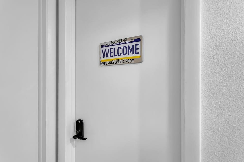 roomstr Virgina Room 1 Bedroom in South Tampa with Shared Full Bathroom & FREE COFFEE Bed and Breakfast in Tampa