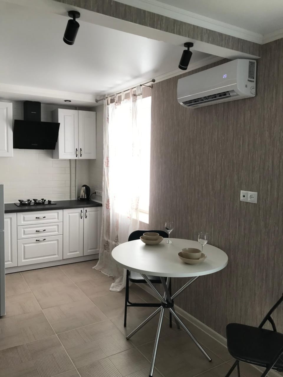 Студія в центрі міста на Івана Бевза,дуже тепла Apartment in Ukraine
