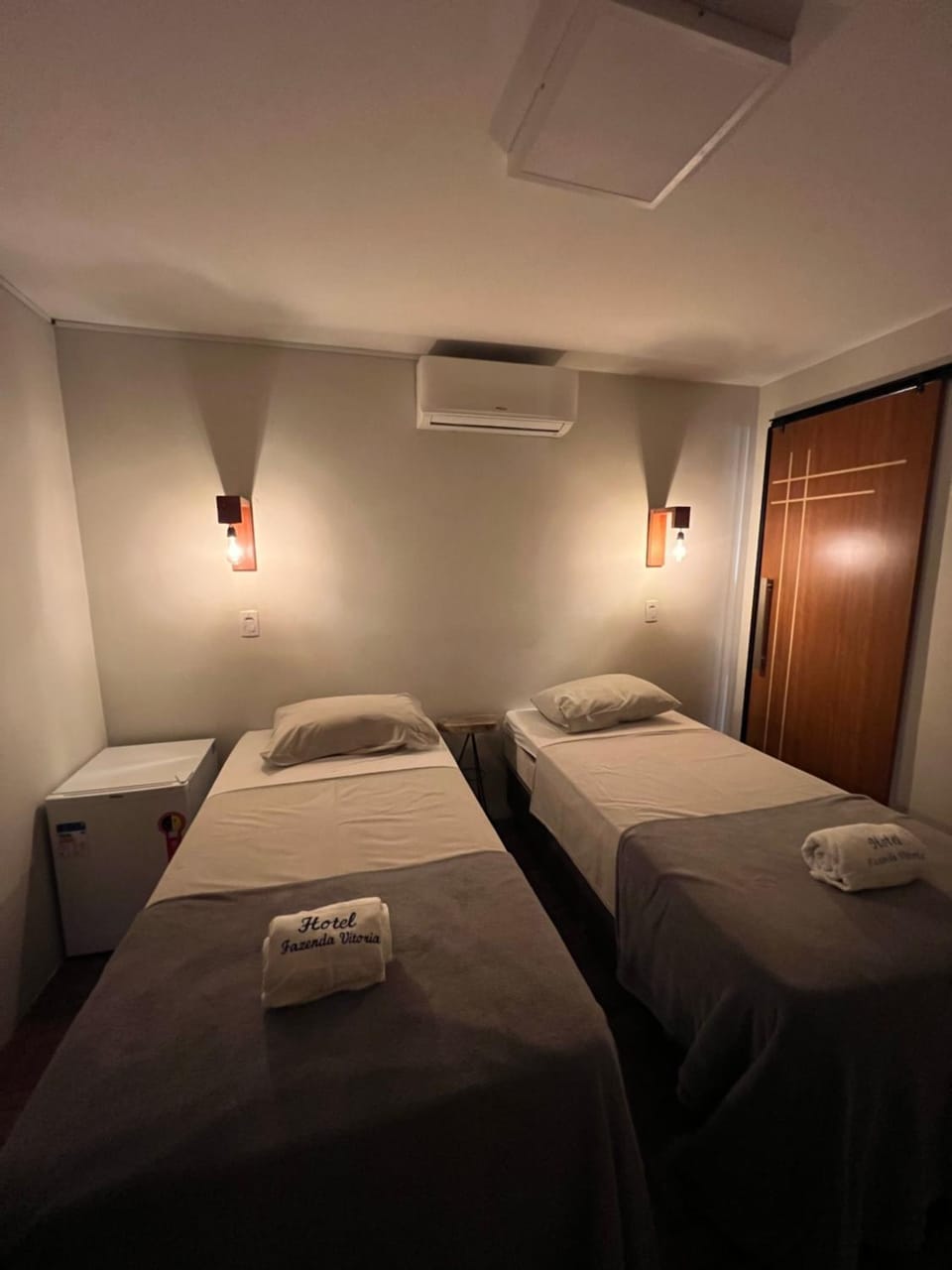 Bed, Photo of the whole room, Bedroom, towels, air conditioner