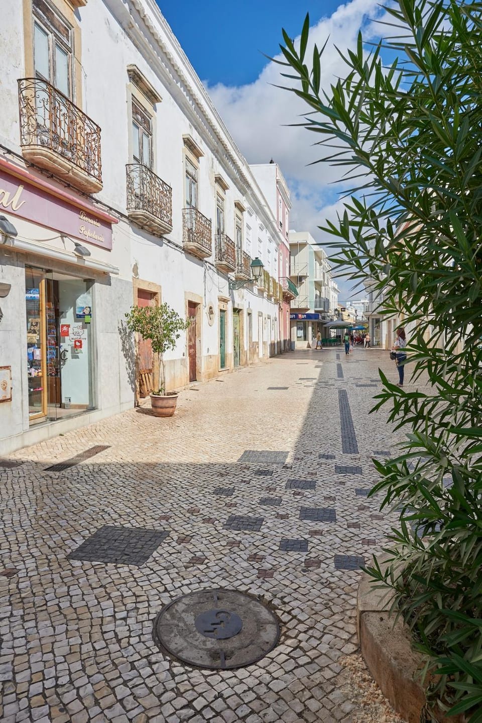 Algarve Seaside Lux Apartment w Pool Apartment in Olhão